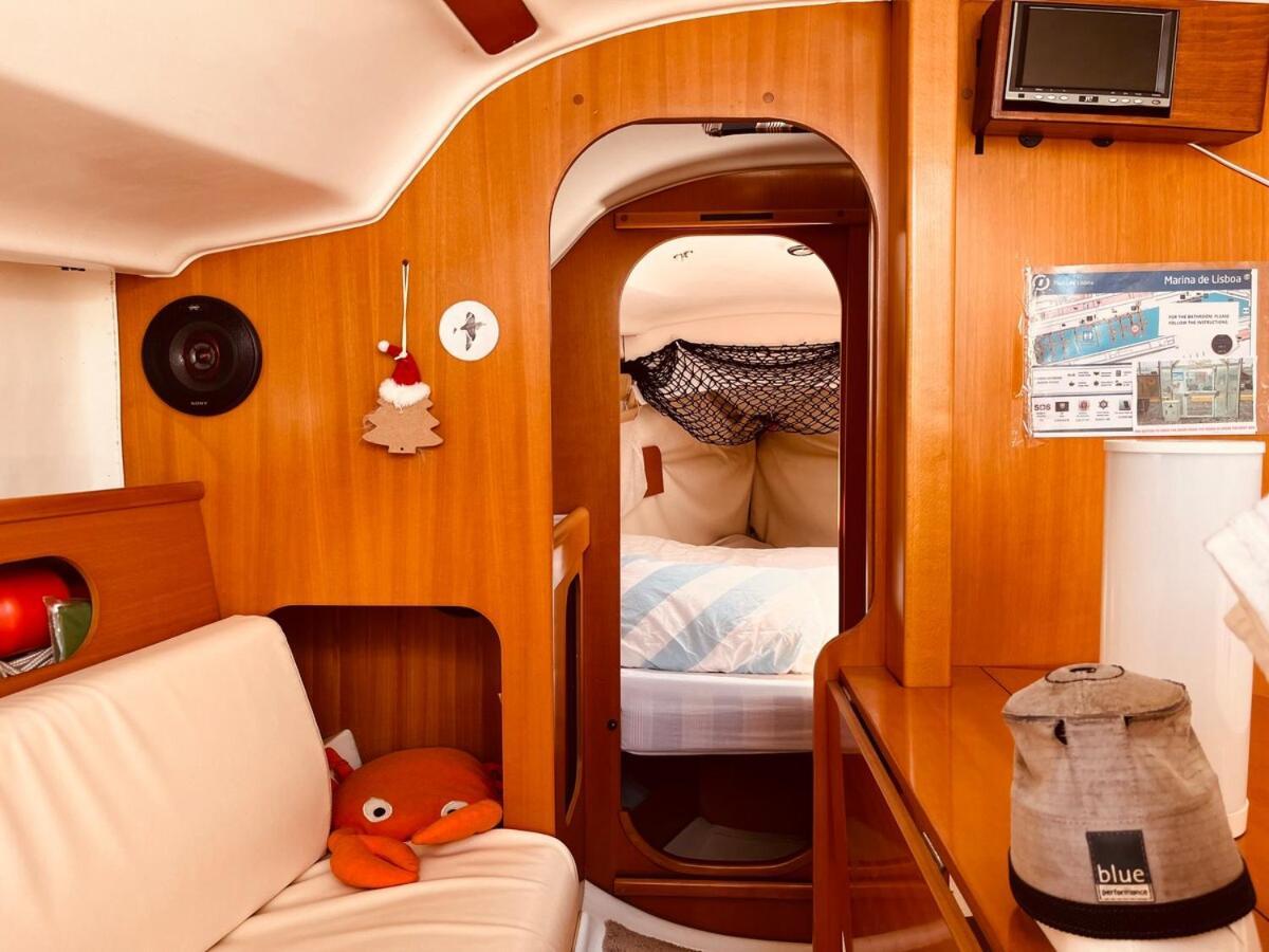 Surfbird Cozy Sailboat Escape Hotel Lisbon Exterior photo